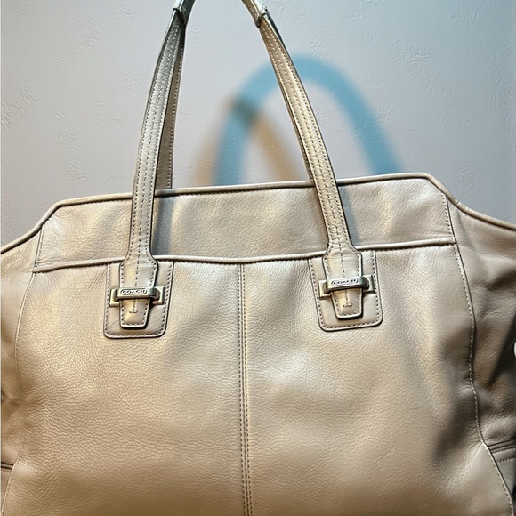 Coach Taylor Alexis Leather Carryall tote in champagne beige. EUC - Picture 3 of 7
